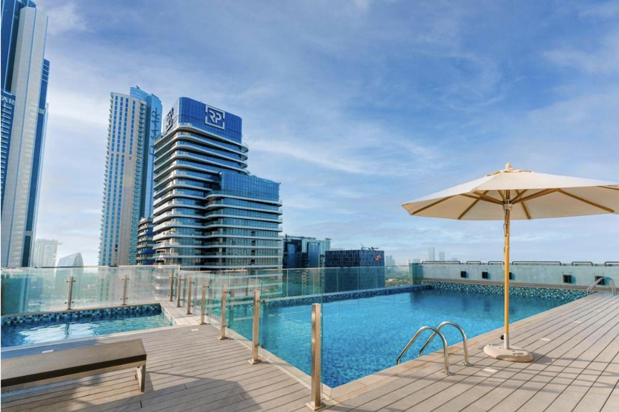 Апартаменти Refined 2 & Half Br In Mada Residences Near Mall *