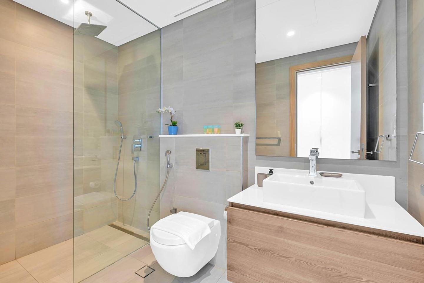 Refined 2 & Half Br In Mada Residences Near Mall Апартаменти Дубай