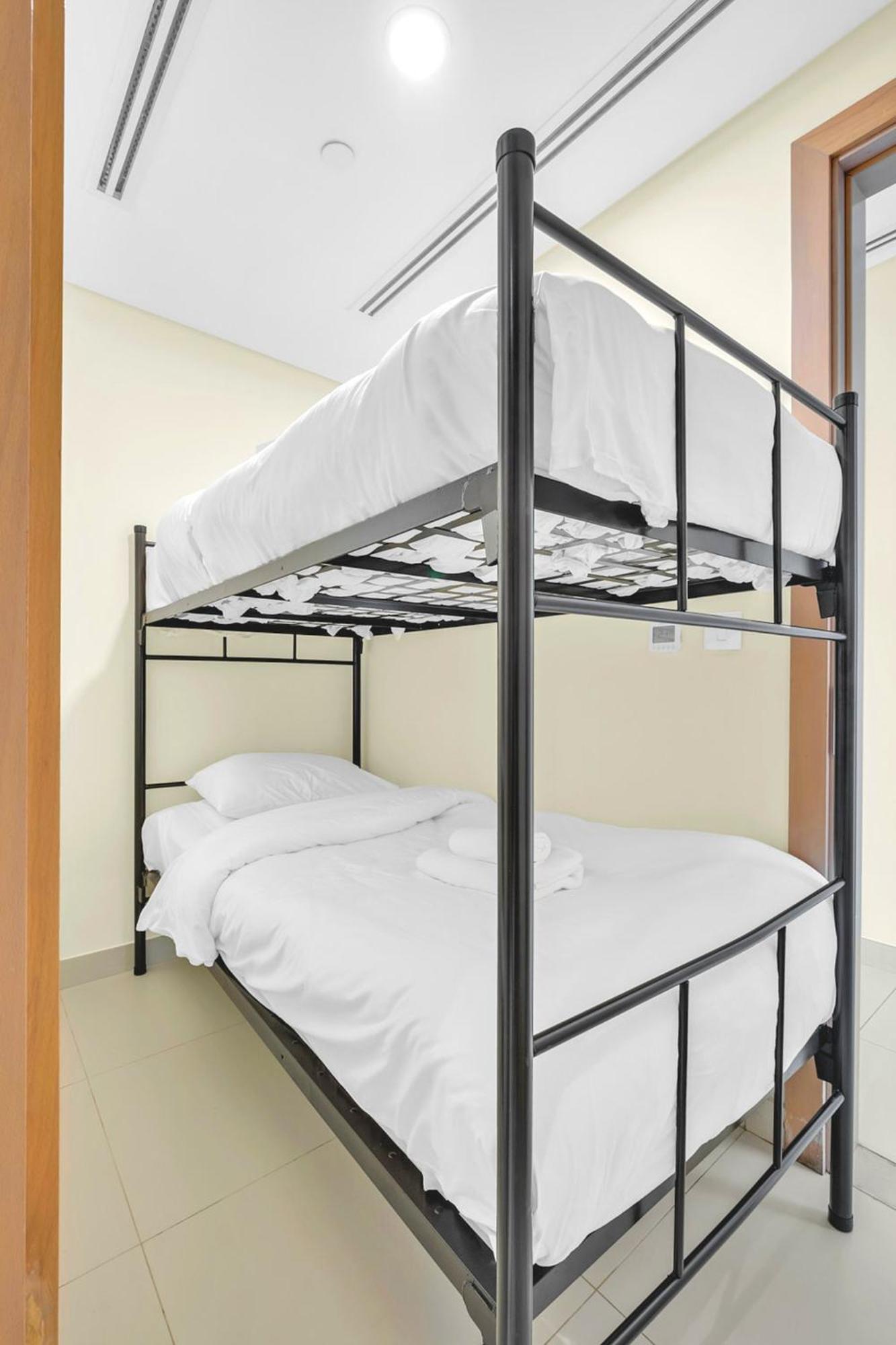 Апартаменти Refined 2 & Half Br In Mada Residences Near Mall *