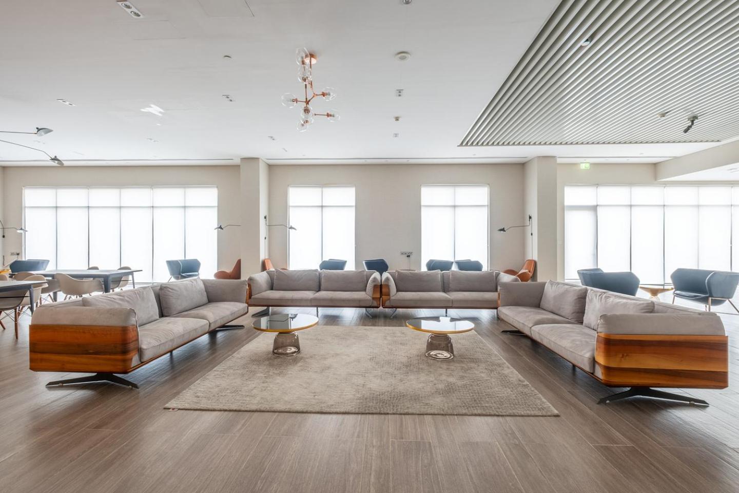 Refined 2 & Half Br In Mada Residences Near Mall Апартаменти *